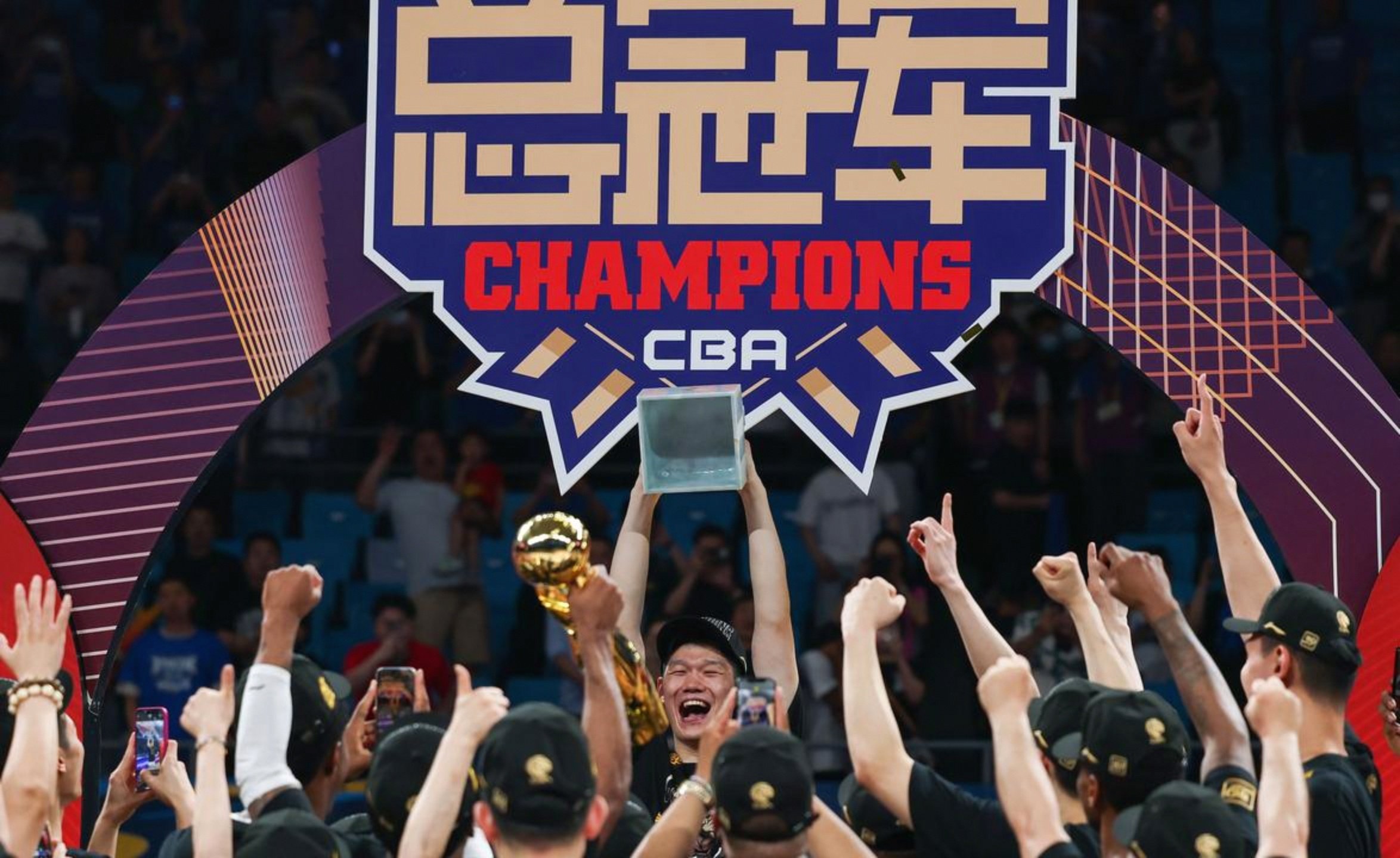 开云在线-成都蓉城发布备战花絮,关键时刻队长鼓劲,CBA季后赛任务艰巨,年轻球员得到机会的简单介绍