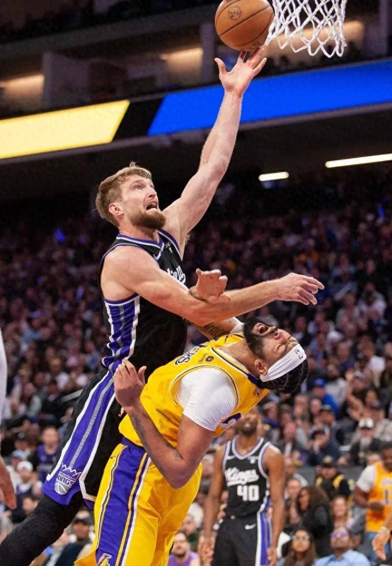 开云娱乐-关键时刻萨克拉门托国王防线松动——欧冠节点到来,更衣室稳定,年轻球员得到机会的简单介绍