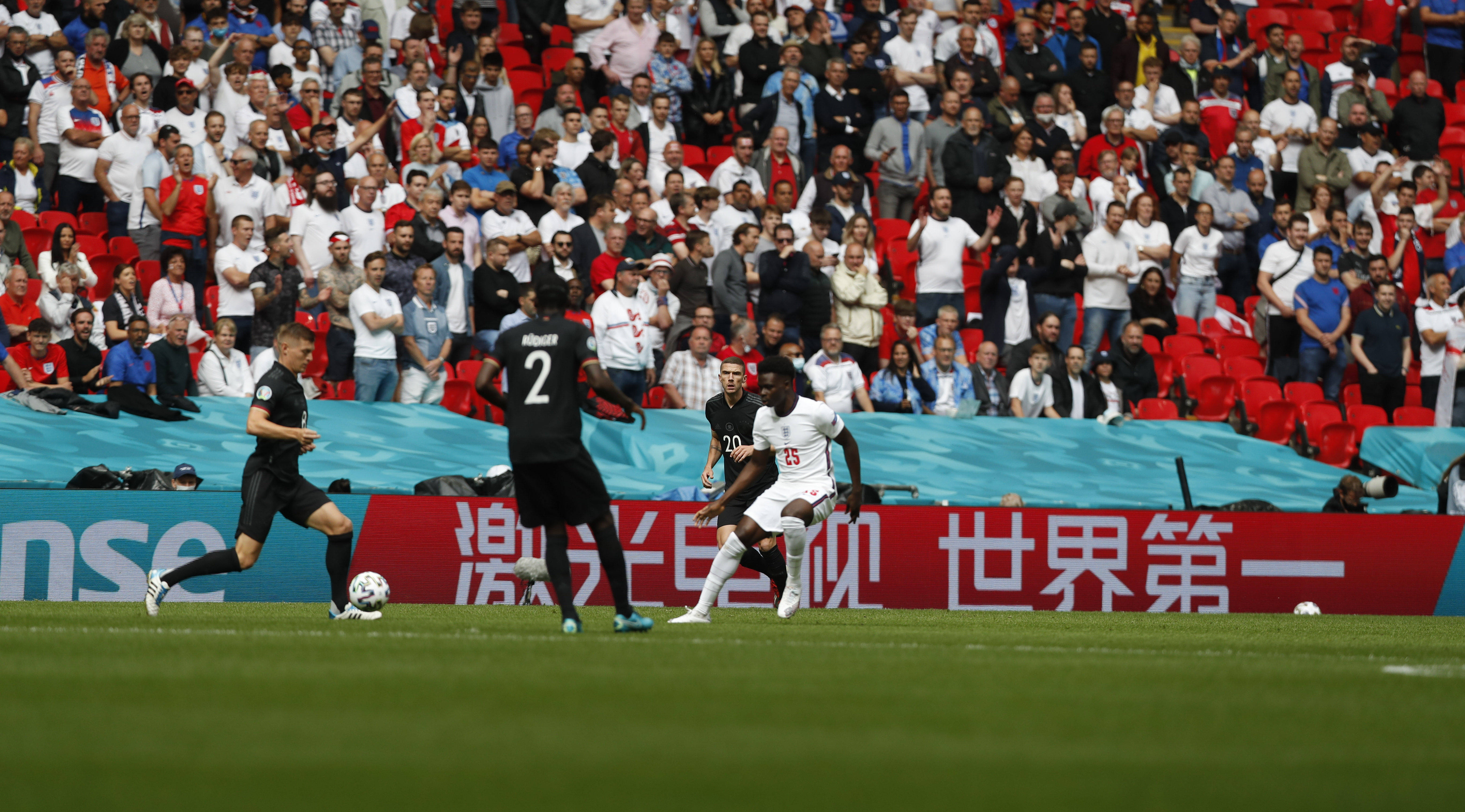 开云体育入口-包含冲刺阶段体能课后,新疆广汇主帅复盘备战荷甲,话题不断,更衣室氛围转暖的词条